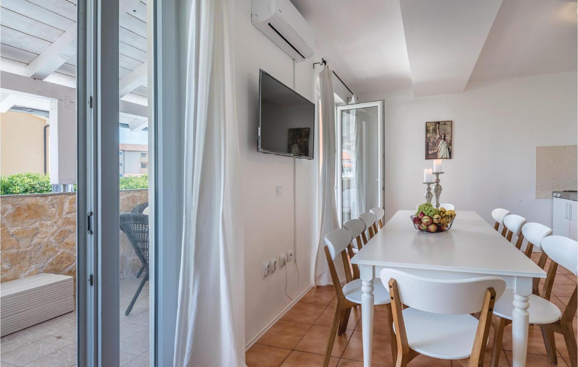 7 Bedroom Stunning Home In Ližnjan Exteriér fotografie